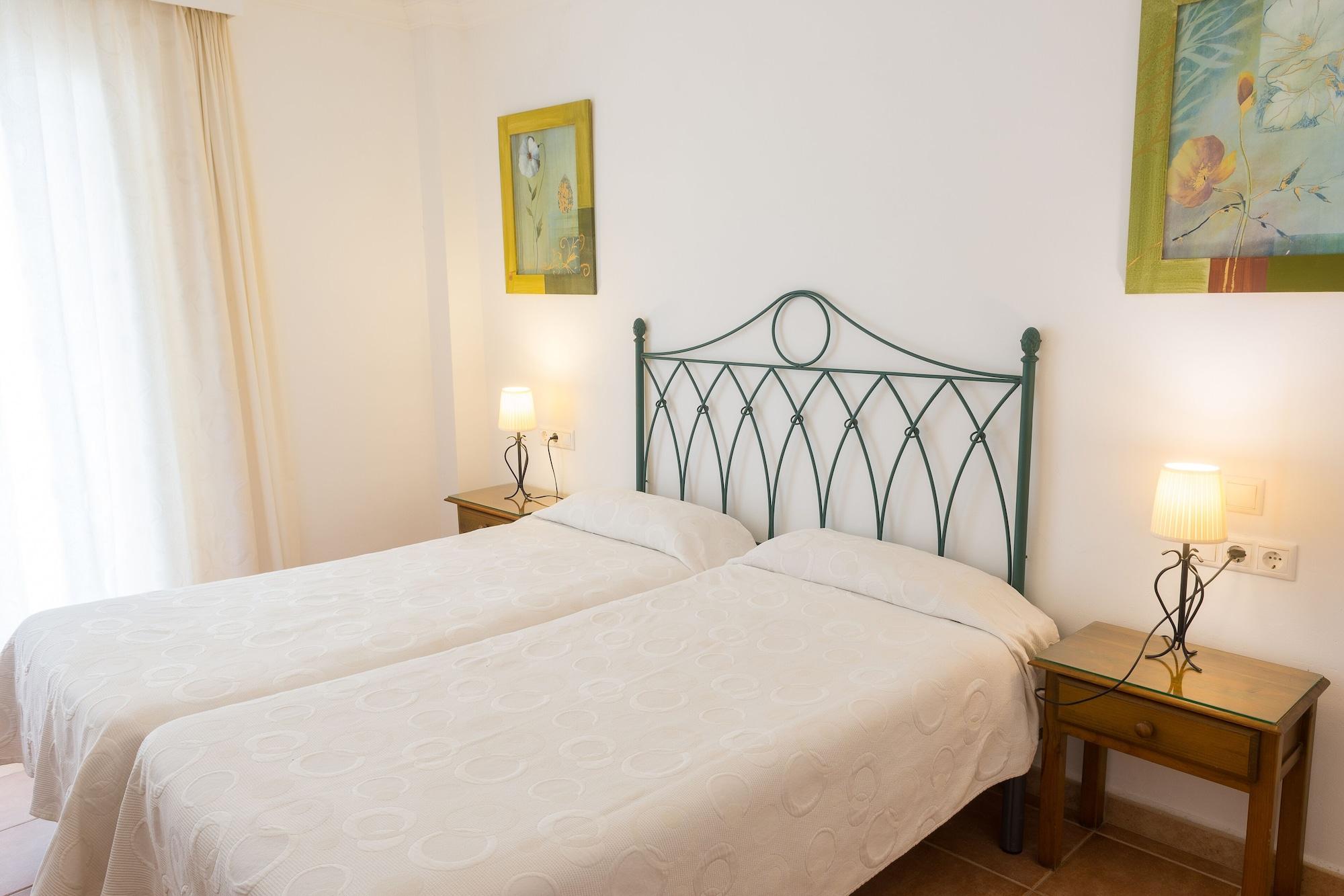Aparthotel Hamilton Court Santo Tomás Esterno foto