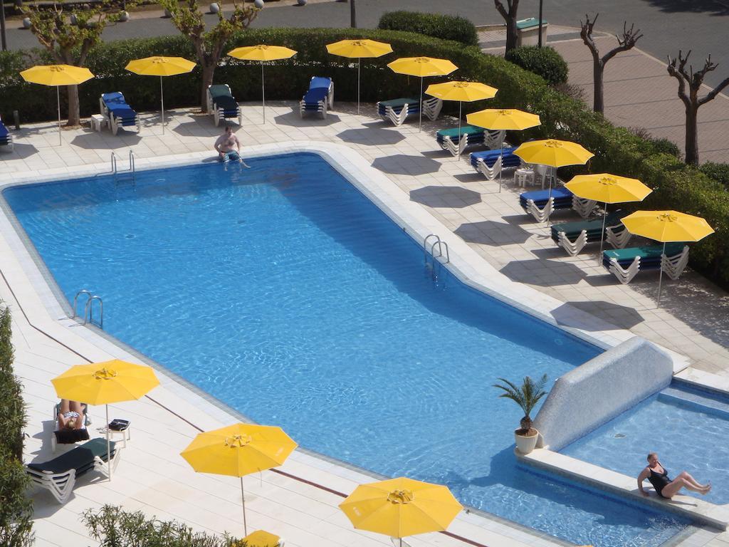 Aparthotel Hamilton Court Santo Tomás Esterno foto
