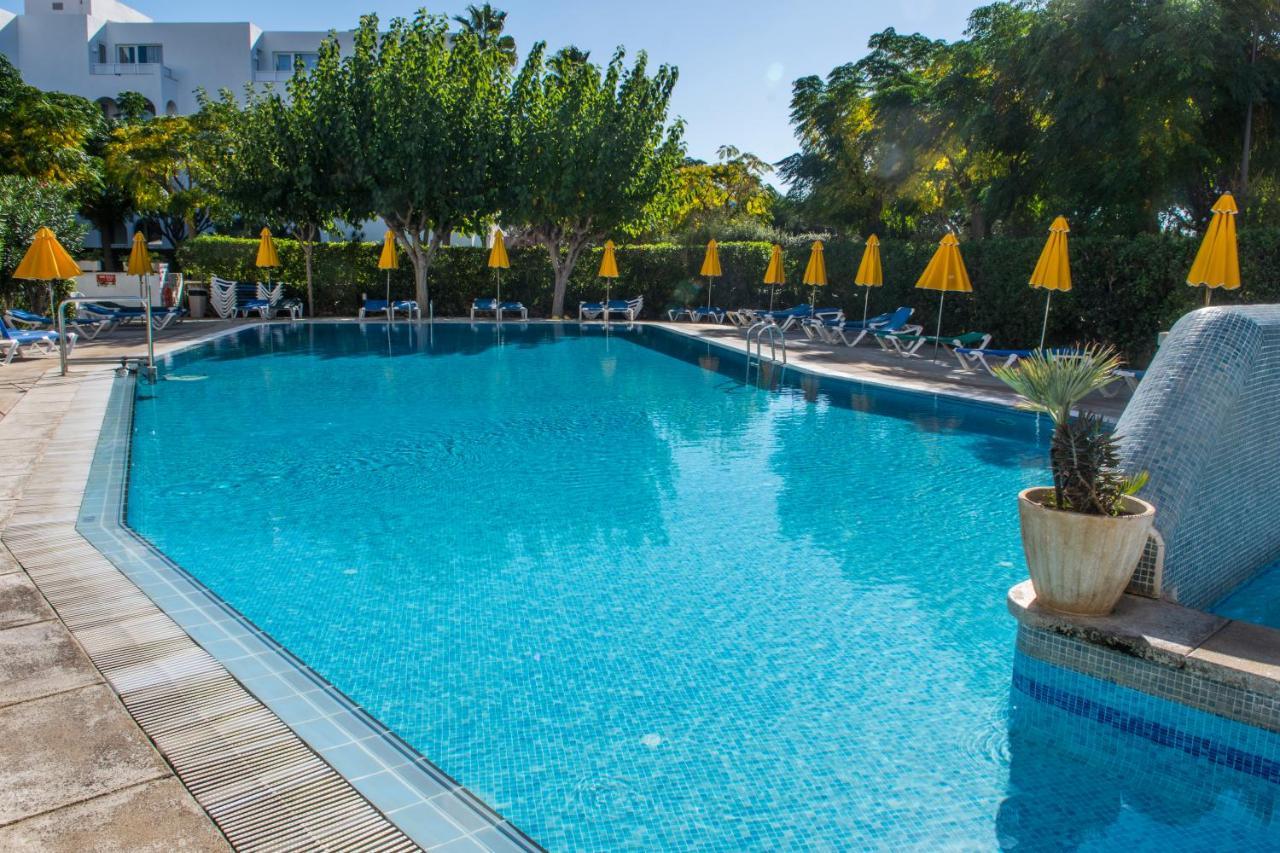 Aparthotel Hamilton Court Santo Tomás Esterno foto