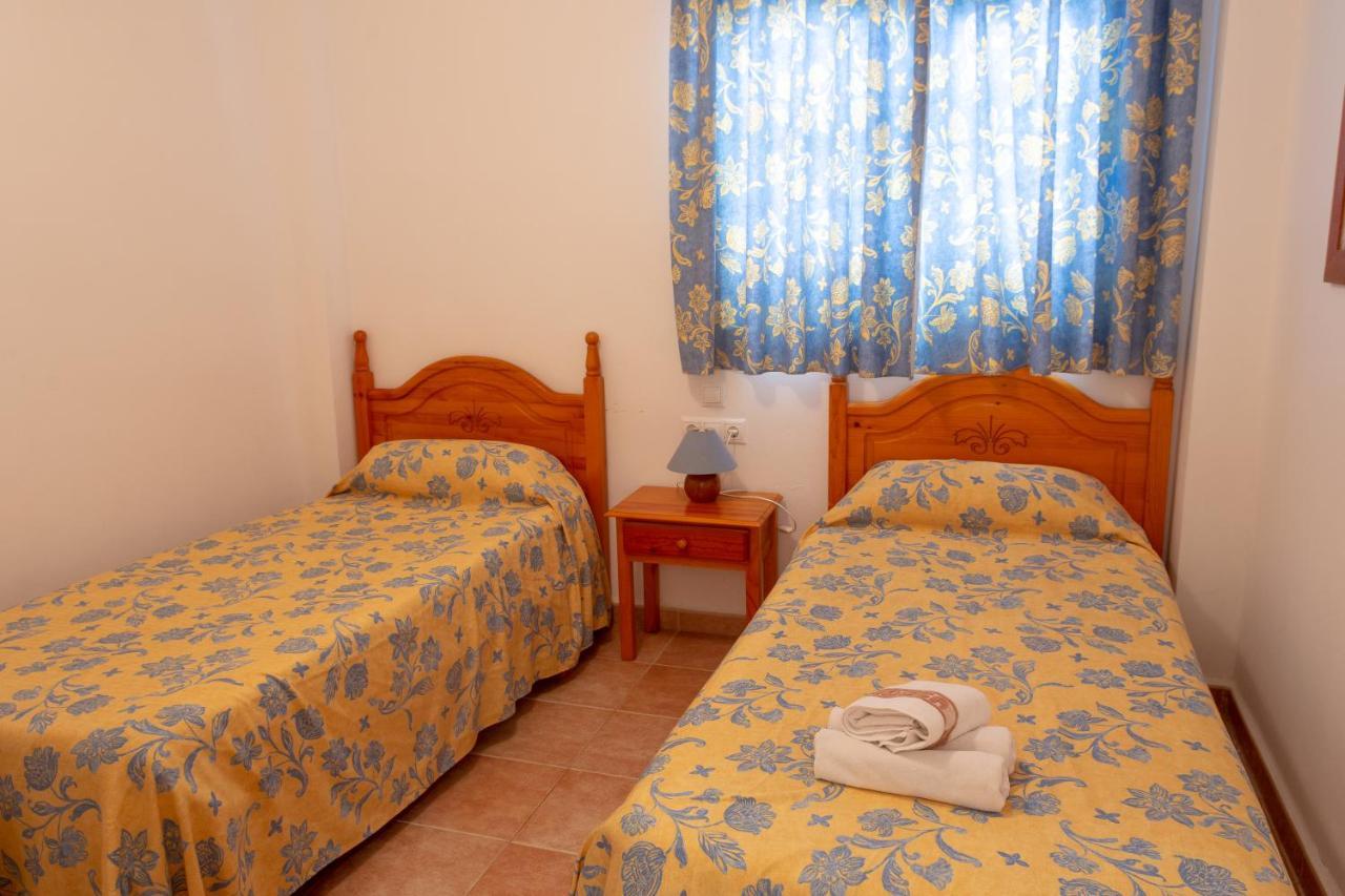 Aparthotel Hamilton Court Santo Tomás Esterno foto